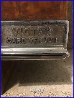 Antique Victor Vending Baby Grand Gumball Machine Gum Baseball Card Vendor Slot