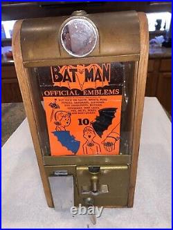 Victor Grand Dad 1966 Batman Original Rings Vending Machine